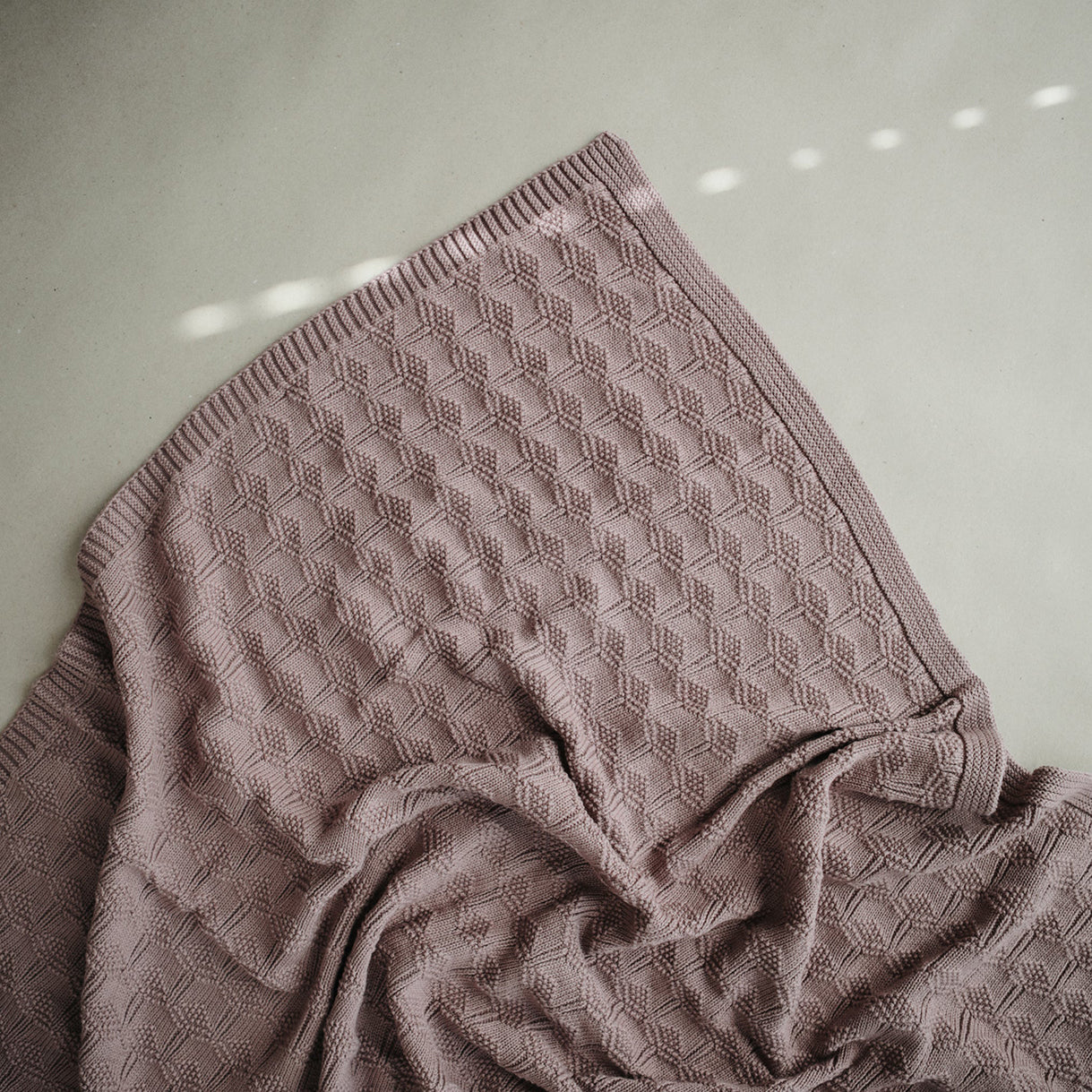 Mushie Knitted Blanket Honeycomb - Desert Rose